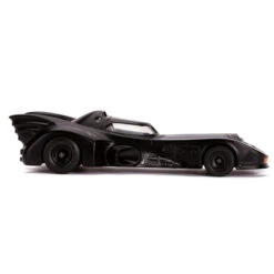 Jada - Batmobil 1989 Mit Batman-Figur - 1:32 12 Jada - Batmobil 1989 Mit Batman-Figur - 1:32 -Spielzeugladen 227070 4006333069734 dickie batmobil batman 1989 05